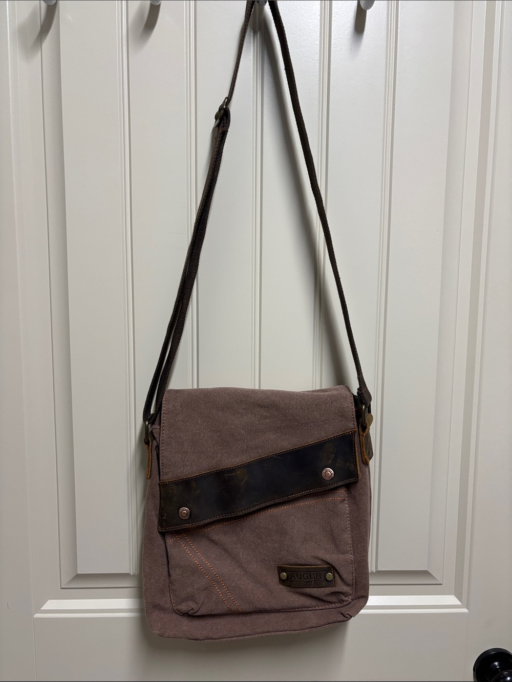 Casual Women's Crossbody Bag in Mauve with Dark Brown Trim